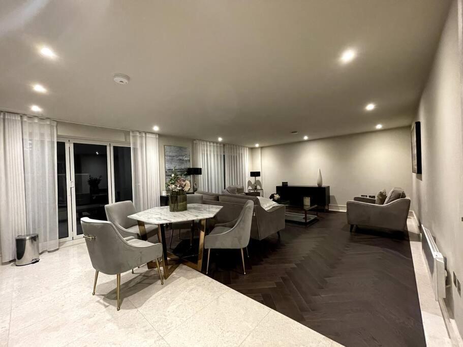 チグウェル2Br Urban Vista Retreat Chcl F7アパートメント エクステリア 写真